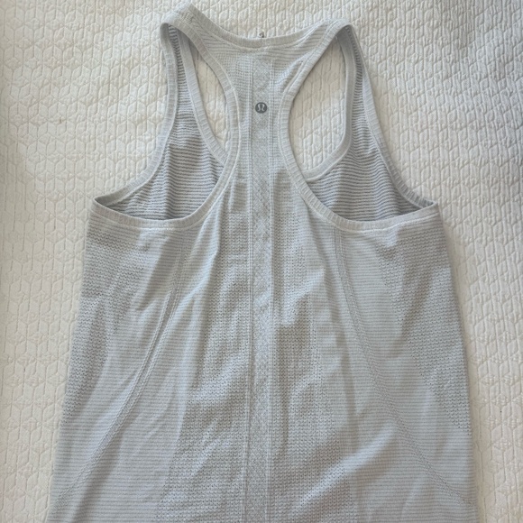 Lululemon Workout Tank Razorback - Picture 2 of 3